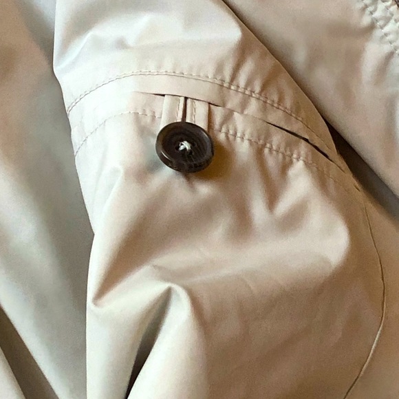 Packable water-repellent jacket in stoneware grey. Lightweight fabric. - Picture 14 of 14